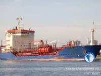 Nafta-/keemialaev müügiks