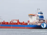 Nafta-/keemialaev müügiks