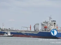 Nafta-/keemialaev müügiks