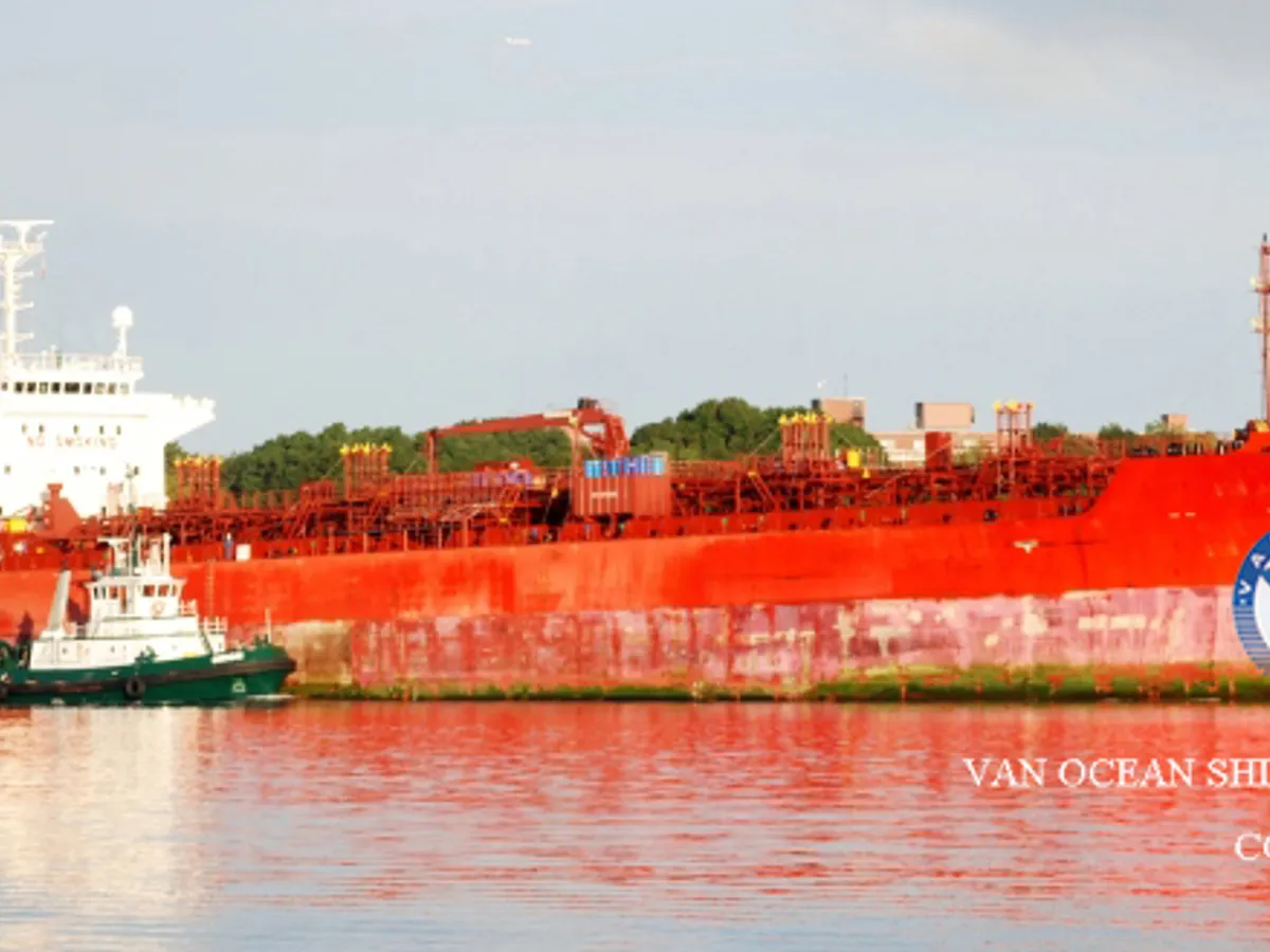 Nafta-/keemialaev müügiks