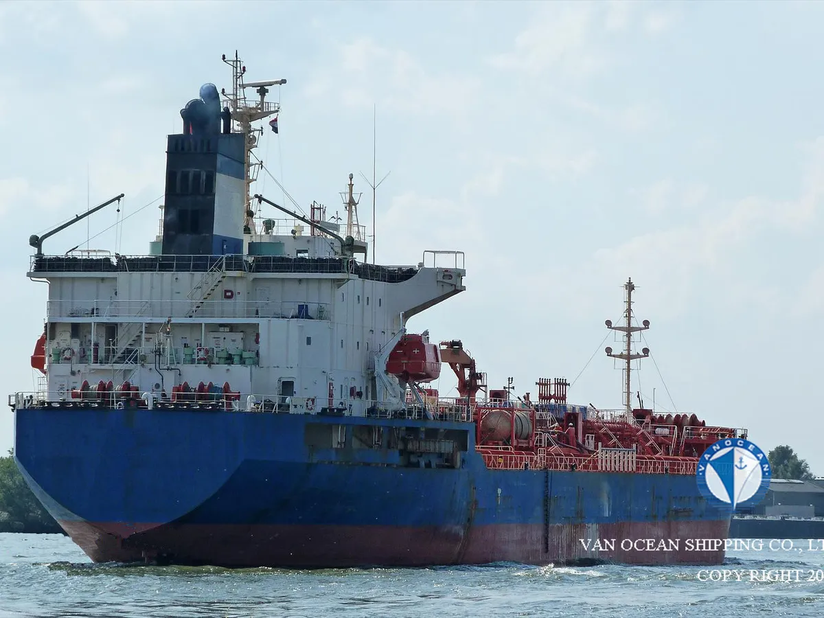 Nafta-/keemialaev müügiks