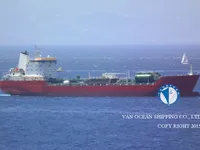 Nafta-/keemialaev müügiks