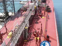 Nafta-/keemialaev müügiks