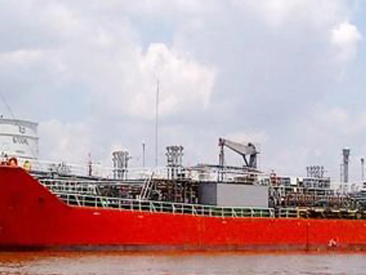 Nafta-/keemialaev müügiks