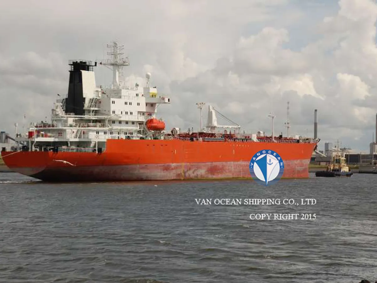 Nafta-/keemialaev müügiks