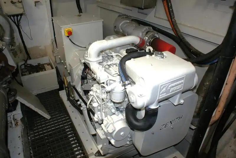 Katamaraan müügiks